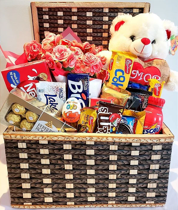 IMG_0431.webp Baú de chocolate com flores de begônia - Imagem 1